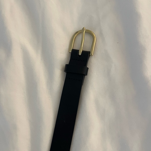 Thrifted black belt with gold buckle - Picture 3 of 3